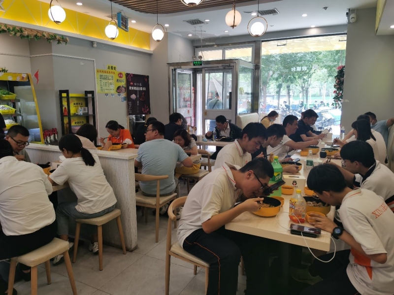 2021上半年经济发展掠影体会稳稳的幸福
